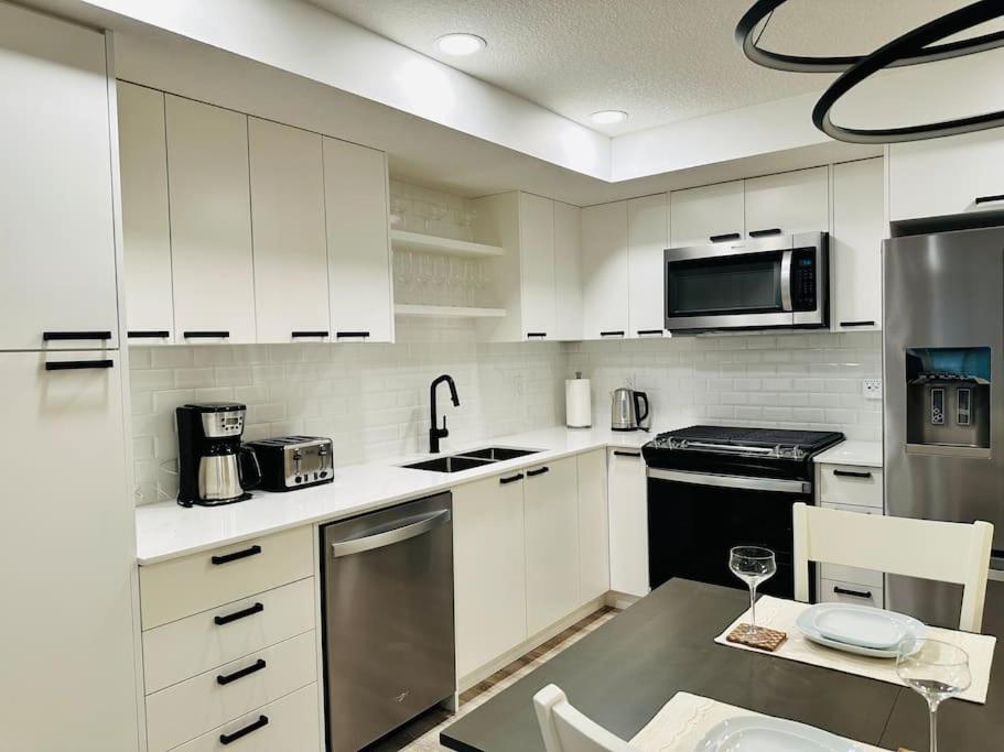 T202 BRAND NEW! The Mountain's Call- Mountain View Stay
