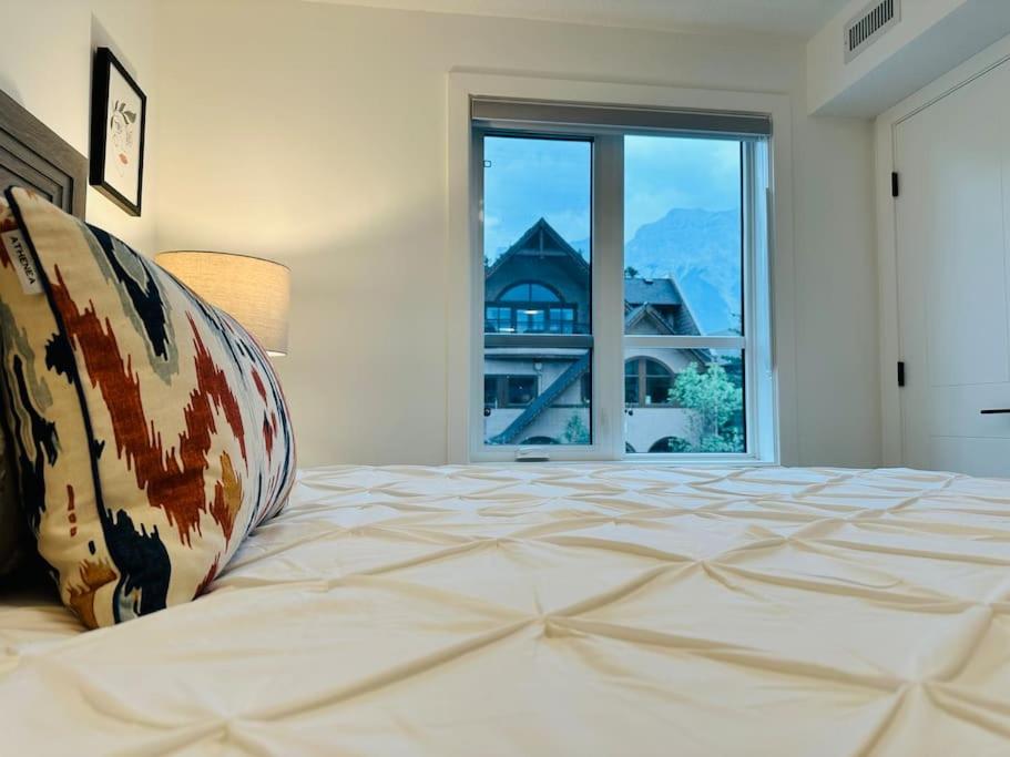 T202 BRAND NEW! The Mountain's Call- Mountain View Stay