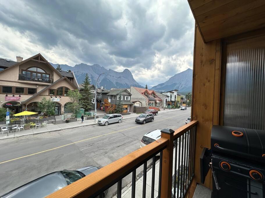 T202 BRAND NEW! The Mountain's Call- Mountain View Stay
