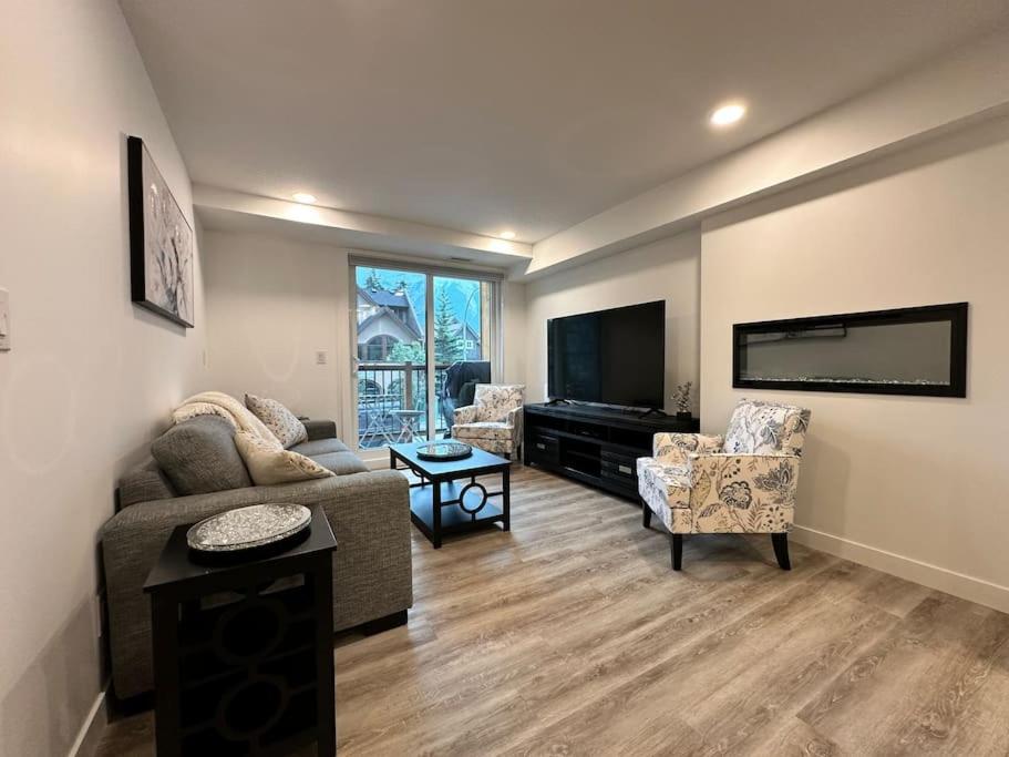 T202 BRAND NEW! The Mountain's Call- Mountain View Stay