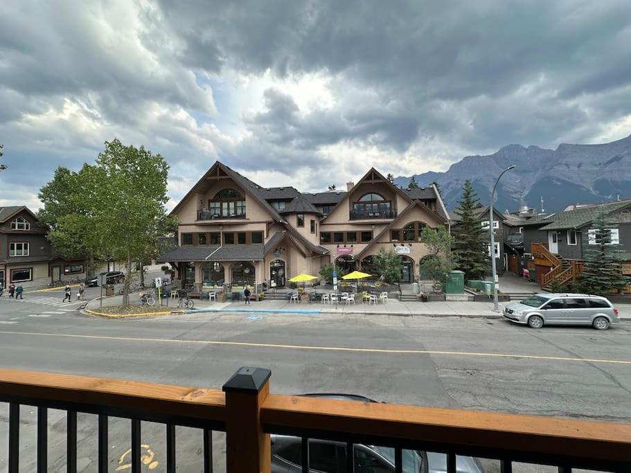 T202 BRAND NEW! The Mountain's Call- Mountain View Stay