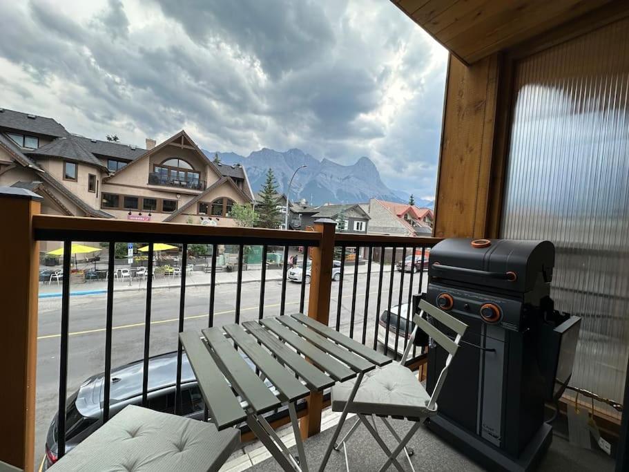 T202 BRAND NEW! The Mountain's Call- Mountain View Stay