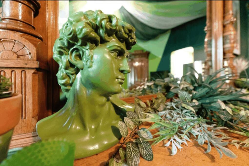 The Green Room: 70s Groove Themed Studio
