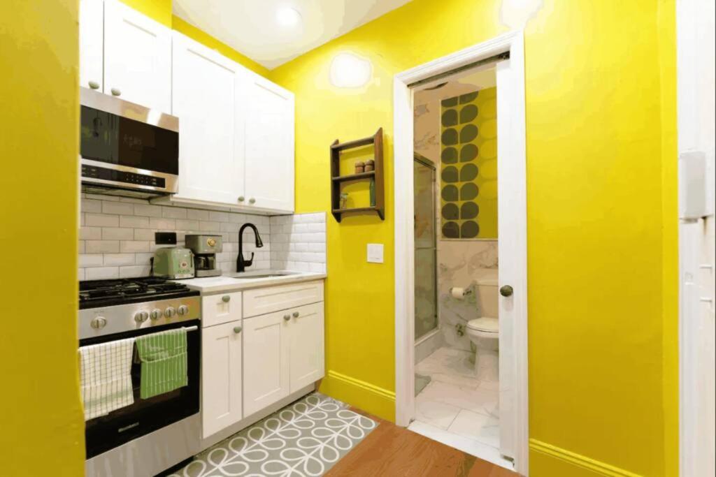 The Green Room: 70s Groove Themed Studio