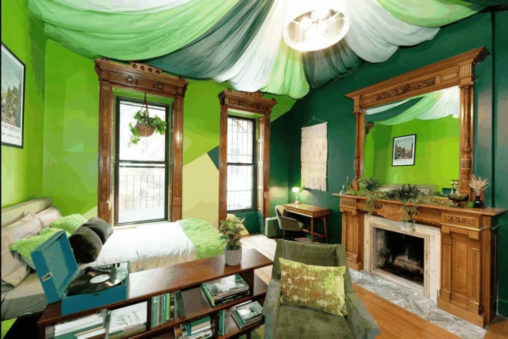 The Green Room: 70s Groove Themed Studio