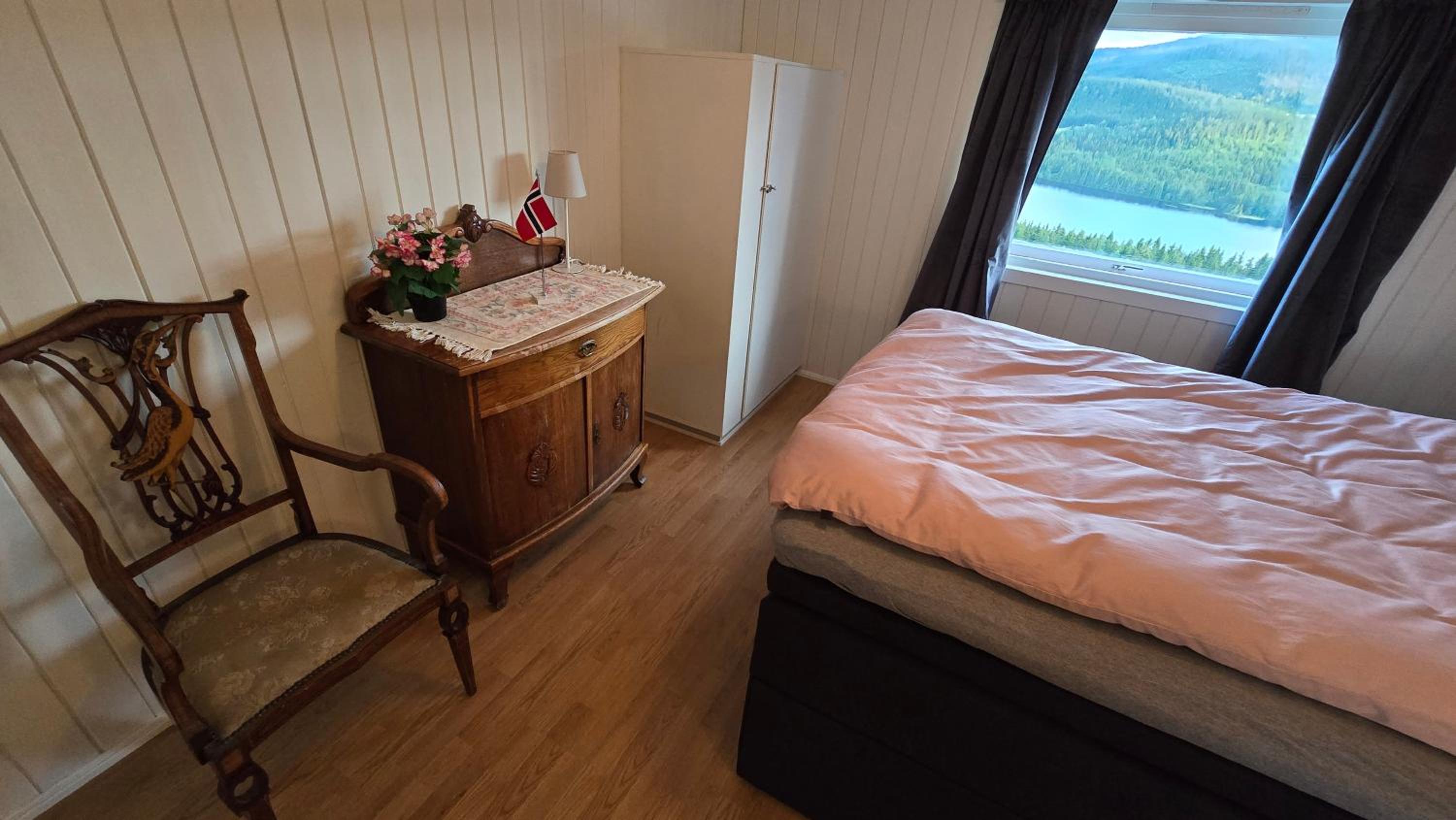 Knobelauch Family Home, Valdres view 5