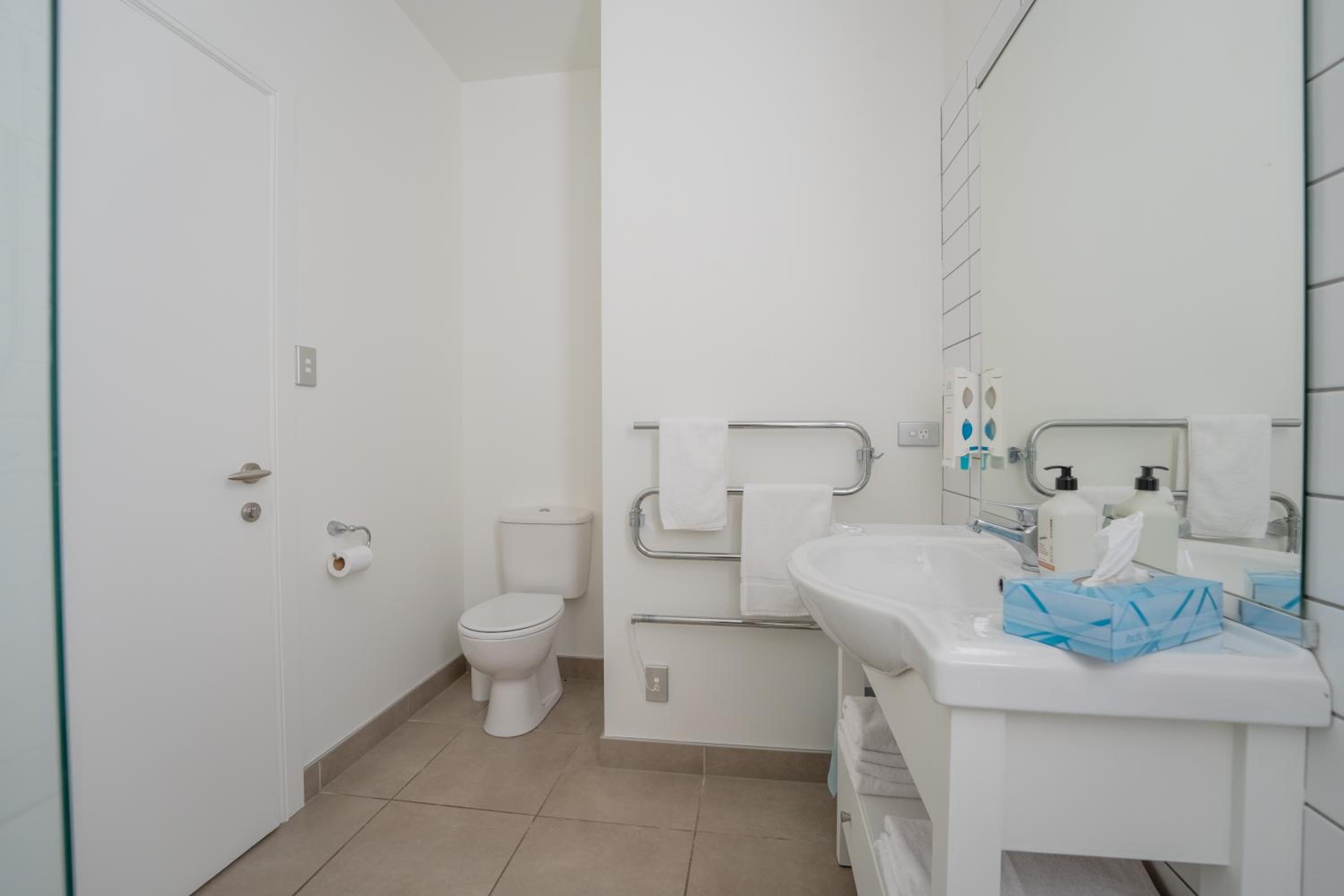 Mototui Cottage 2 or 3 Bedroom - Russell Cottages