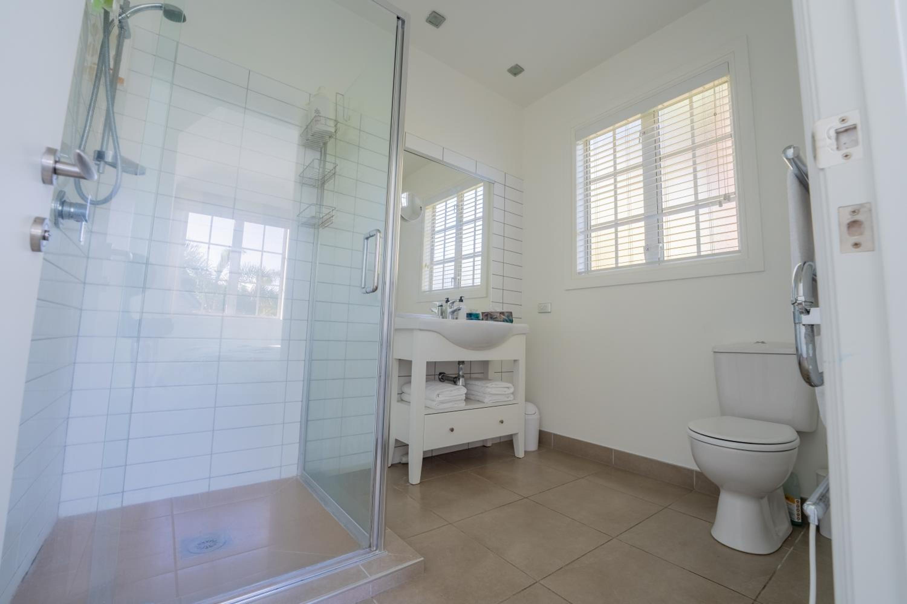 Mototui Cottage 2 or 3 Bedroom - Russell Cottages