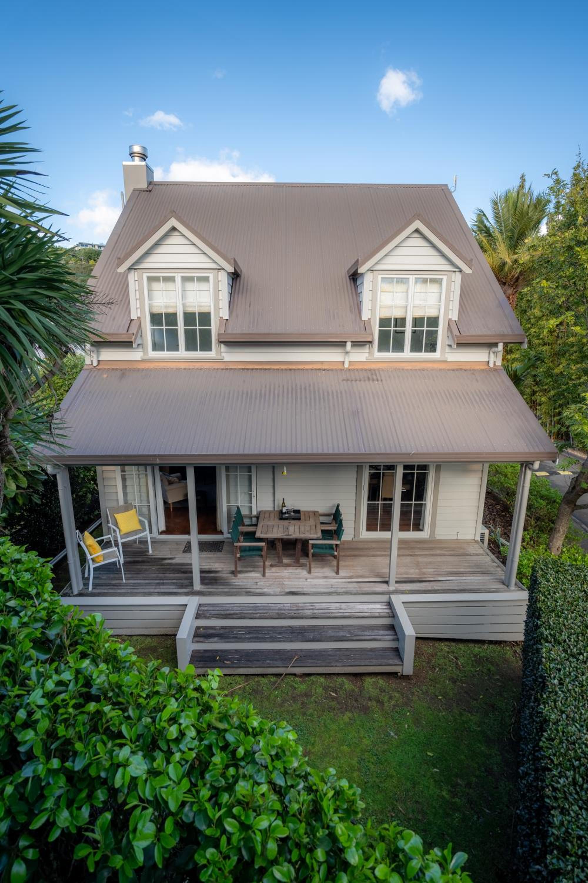 Mototui Cottage 2 or 3 Bedroom - Russell Cottages