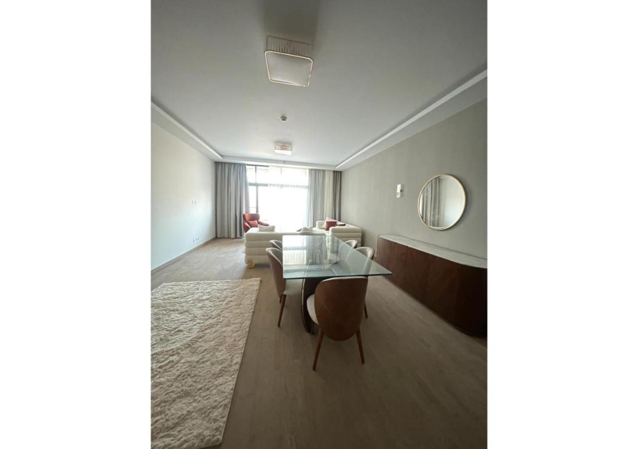 Deluxe Furnished Apartment in Mall Of Arabia Towers , AEON 1407