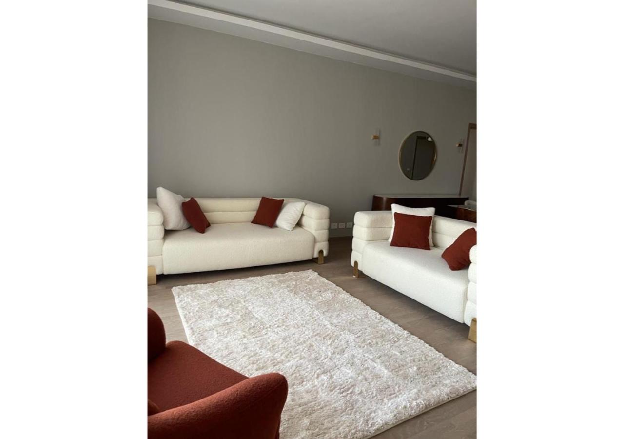 Deluxe Furnished Apartment in Mall Of Arabia Towers , AEON 1407