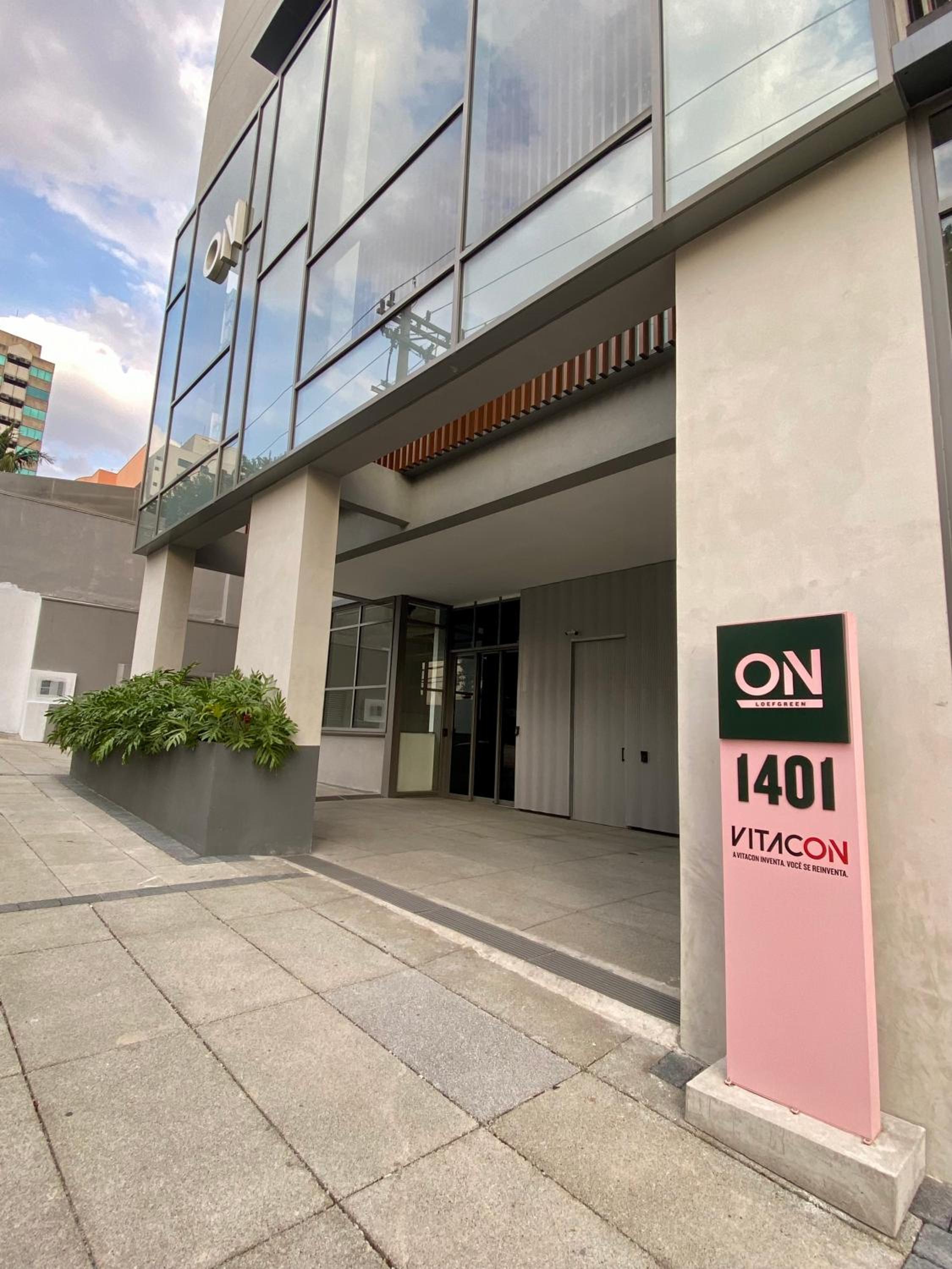 Studio 509 - Lindo studio ao lado do metro e shopping com Alexa