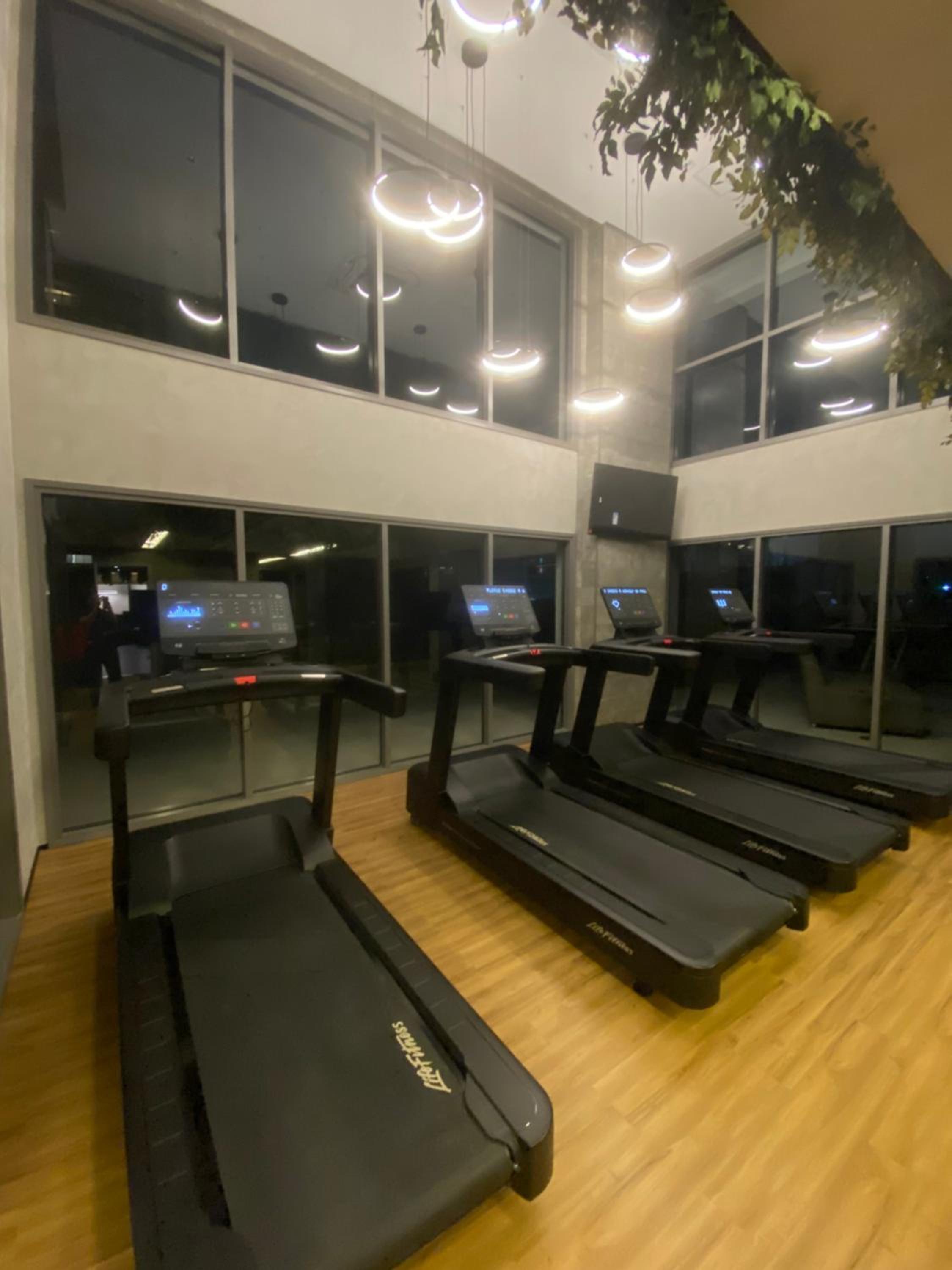 Studio 509 - Lindo studio ao lado do metro e shopping com Alexa