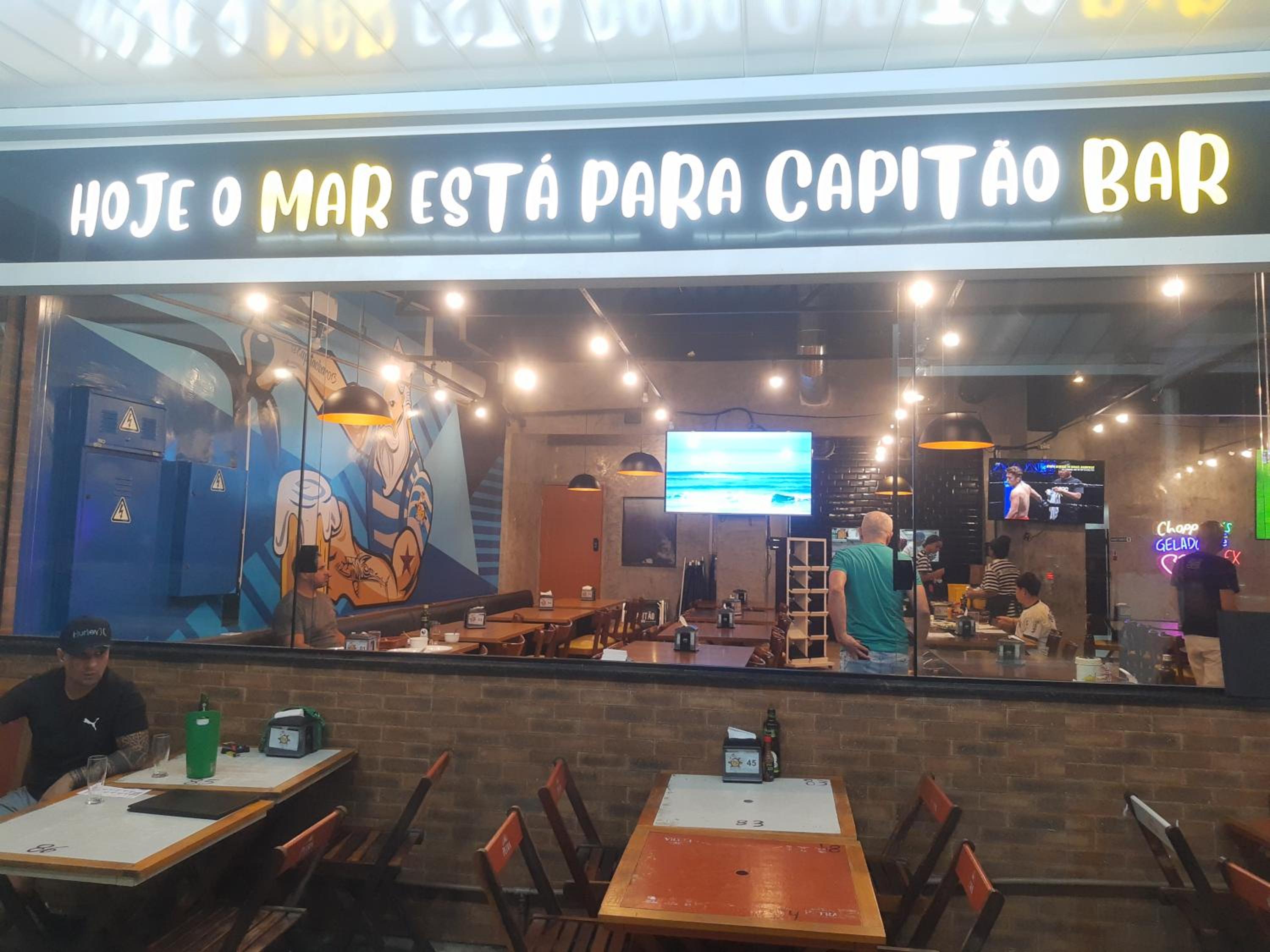 Prédio Frente Para o Mar Pé na Areia Lado Mercado Extra