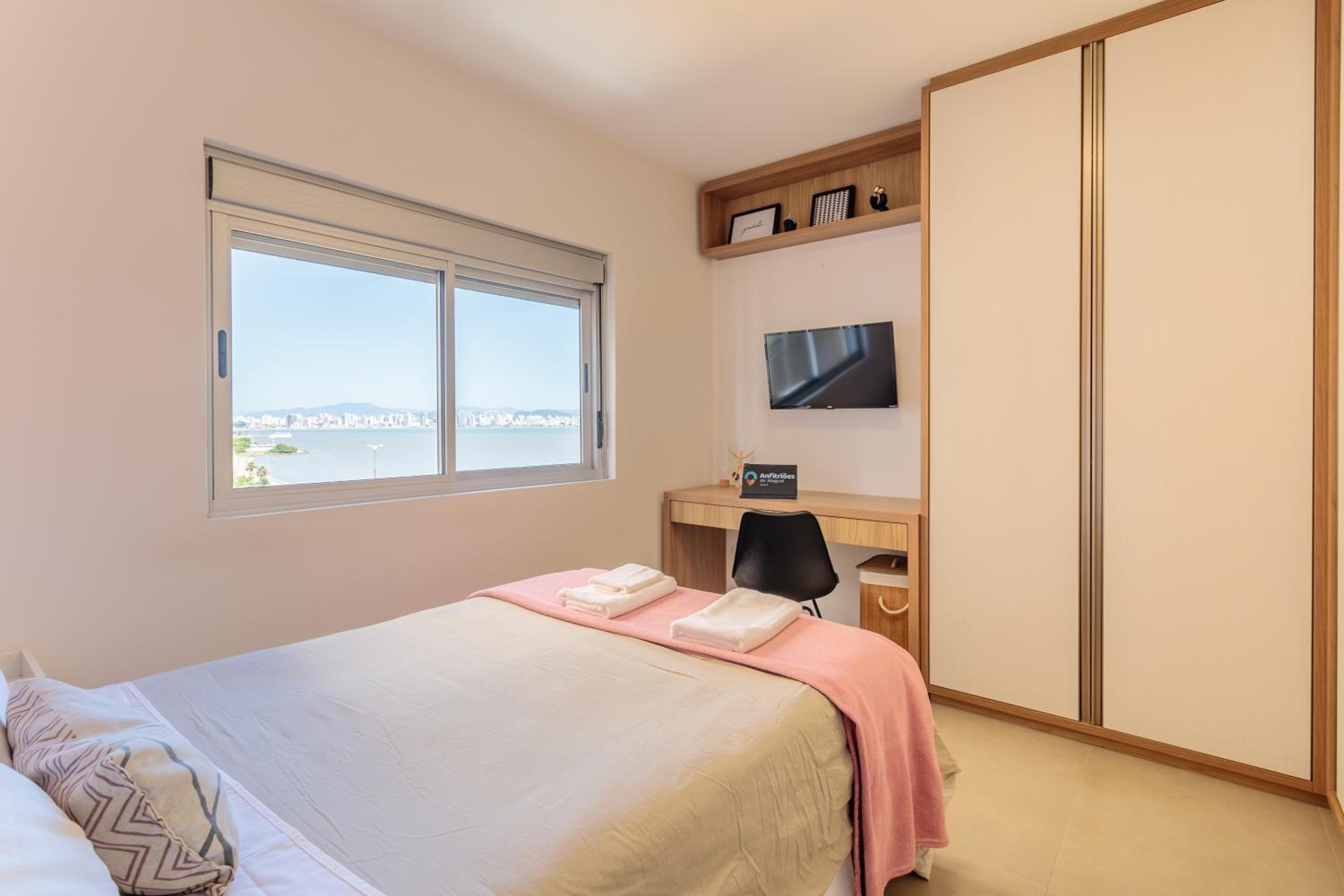 Apto de Designer com vista para a Beiramar PY4648