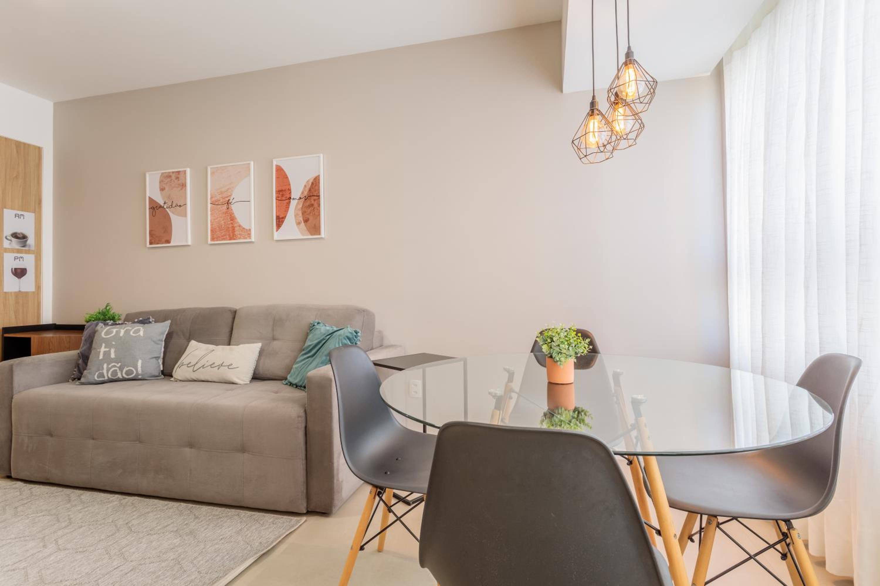 Apto de Designer com vista para a Beiramar PY4648