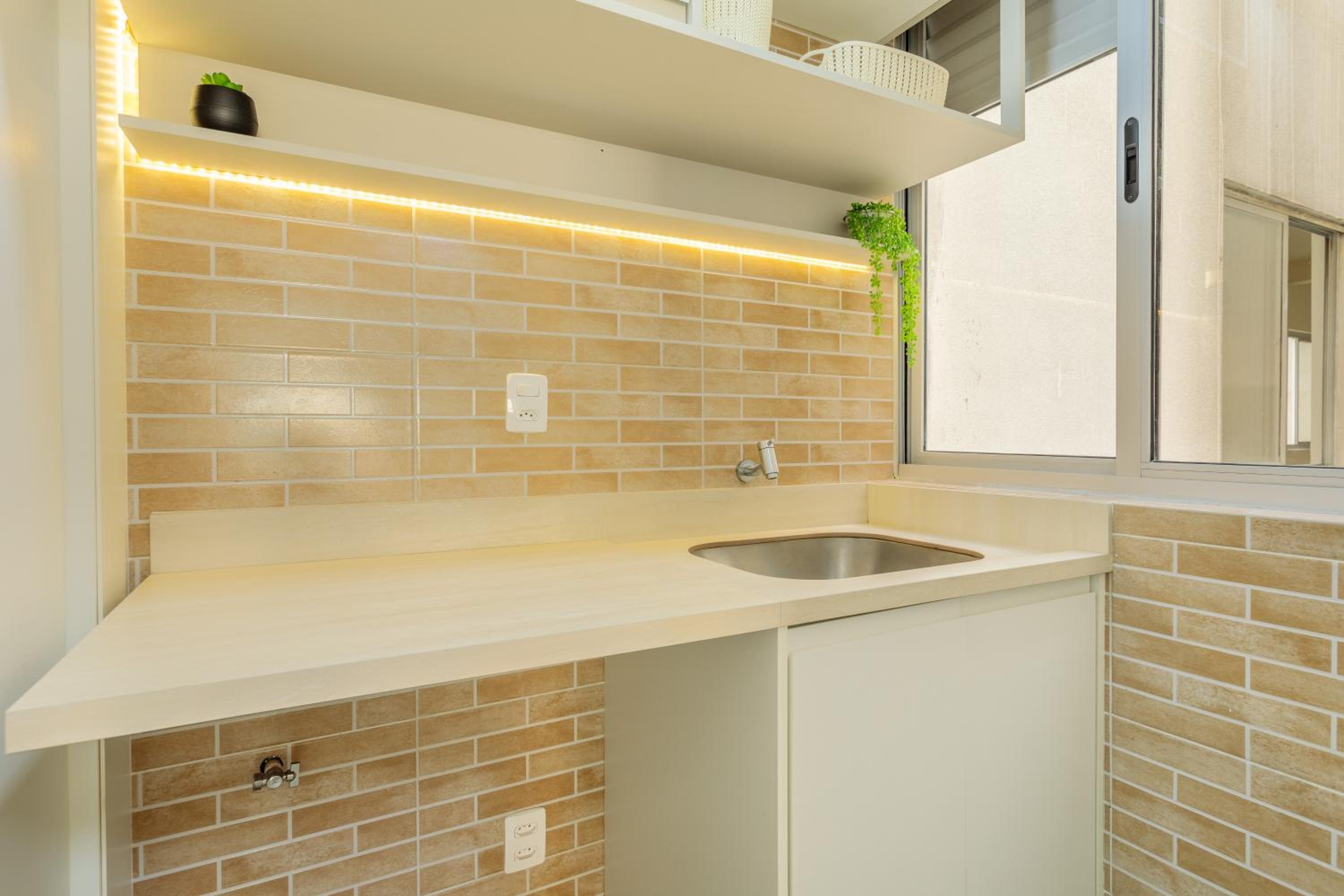 Apto de Designer com vista para a Beiramar PY4648