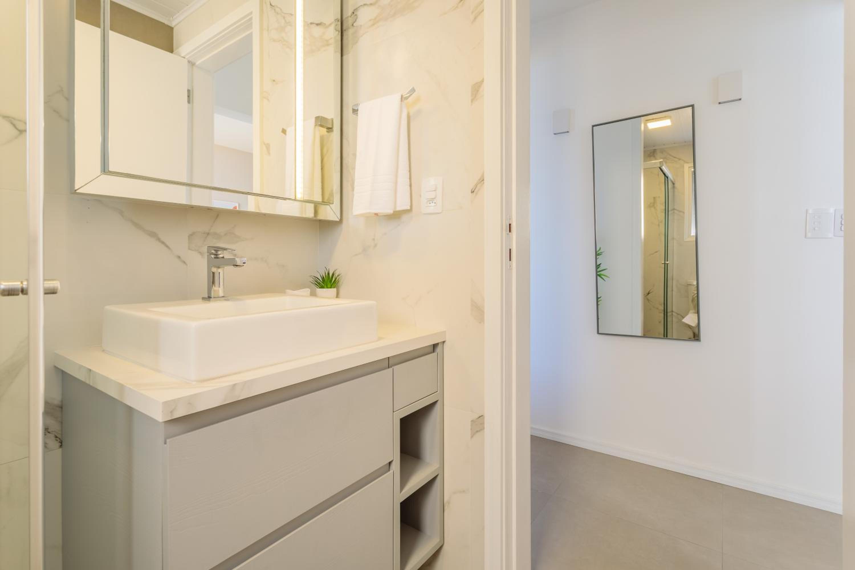 Apto de Designer com vista para a Beiramar PY4648