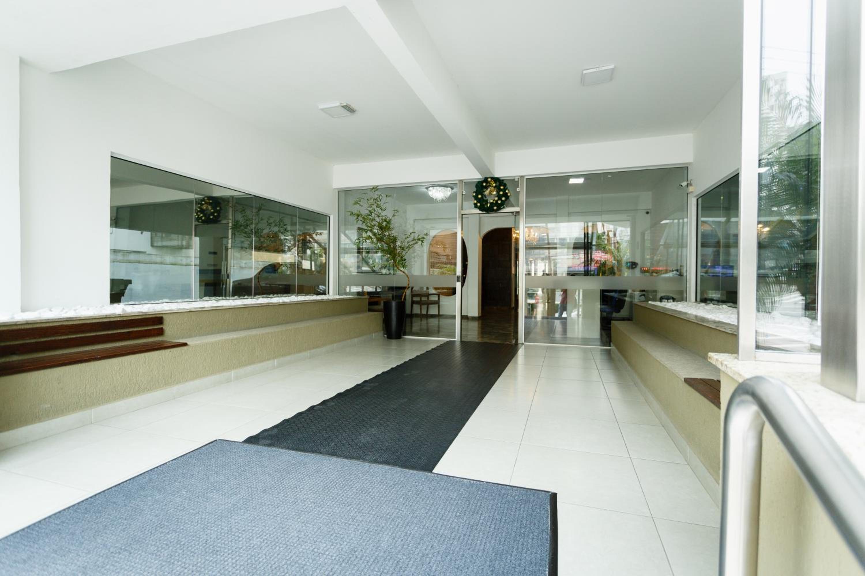 Apto de Designer com vista para a Beiramar PY4648