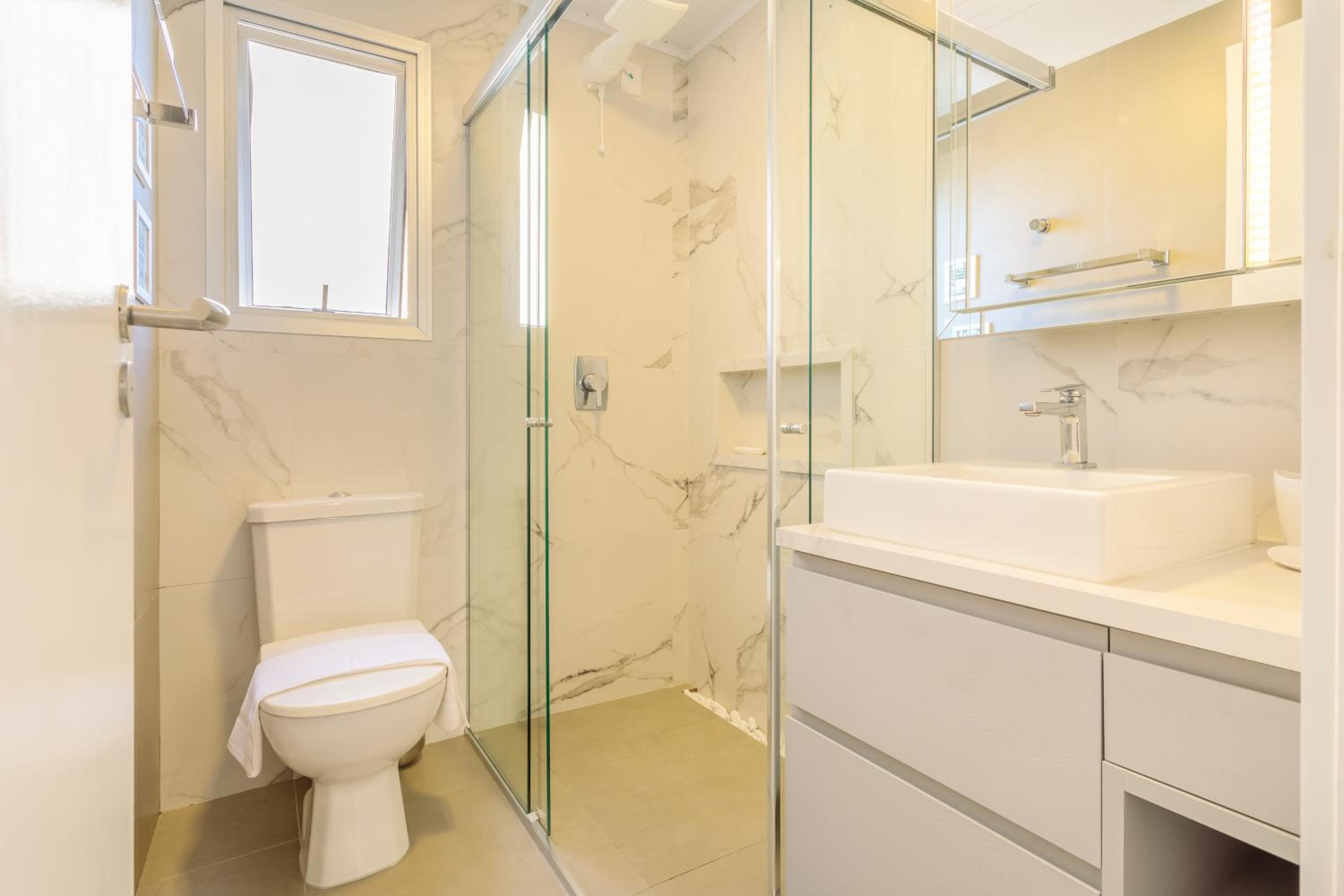 Apto de Designer com vista para a Beiramar PY4648