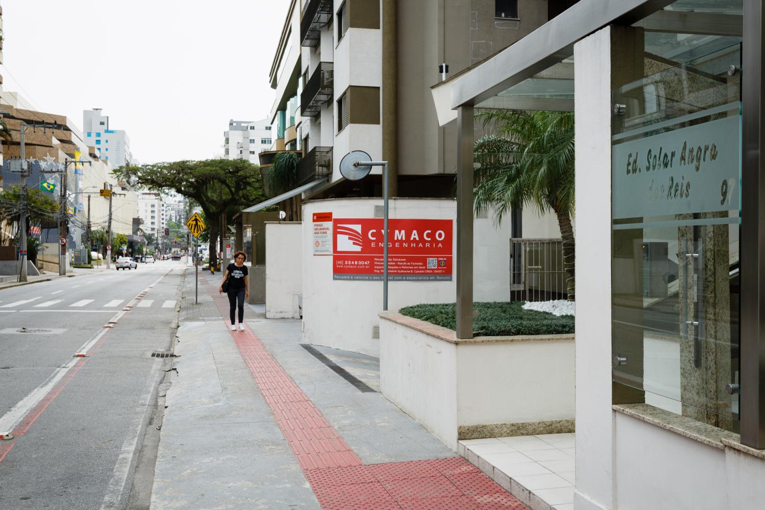 Apto de Designer com vista para a Beiramar PY4648