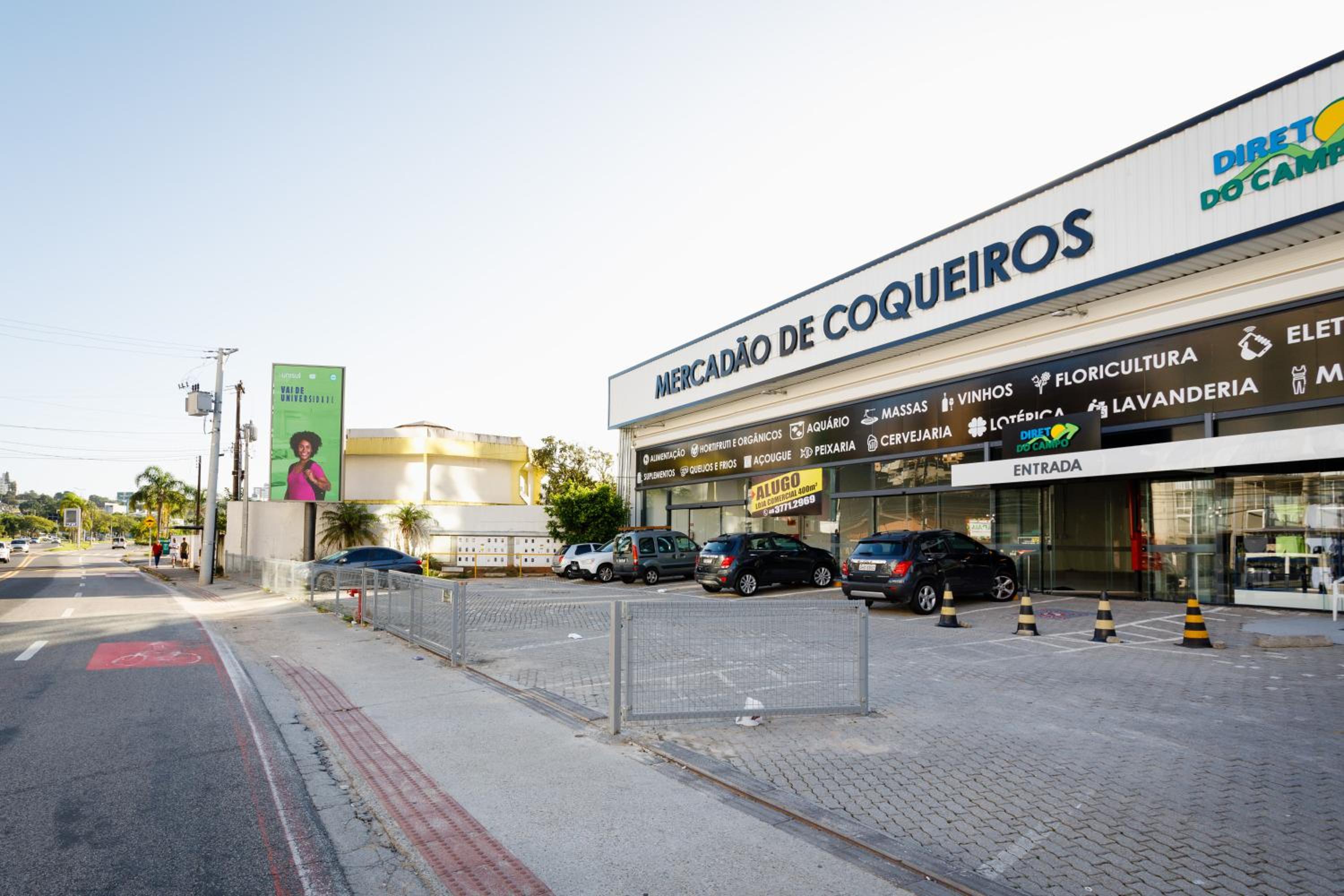 Apartamento perto de tudo em Coqueiros HC2488
