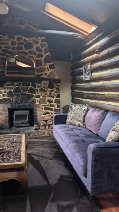 Romantic Retreat in the Dandenong Mountains