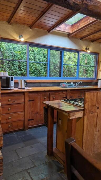 Romantic Retreat in the Dandenong Mountains