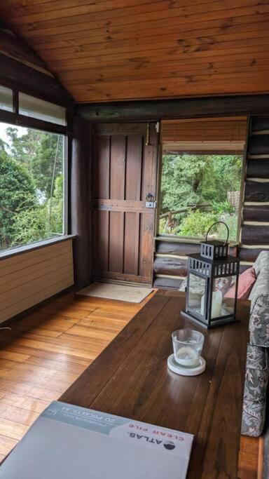 Romantic Retreat in the Dandenong Mountains