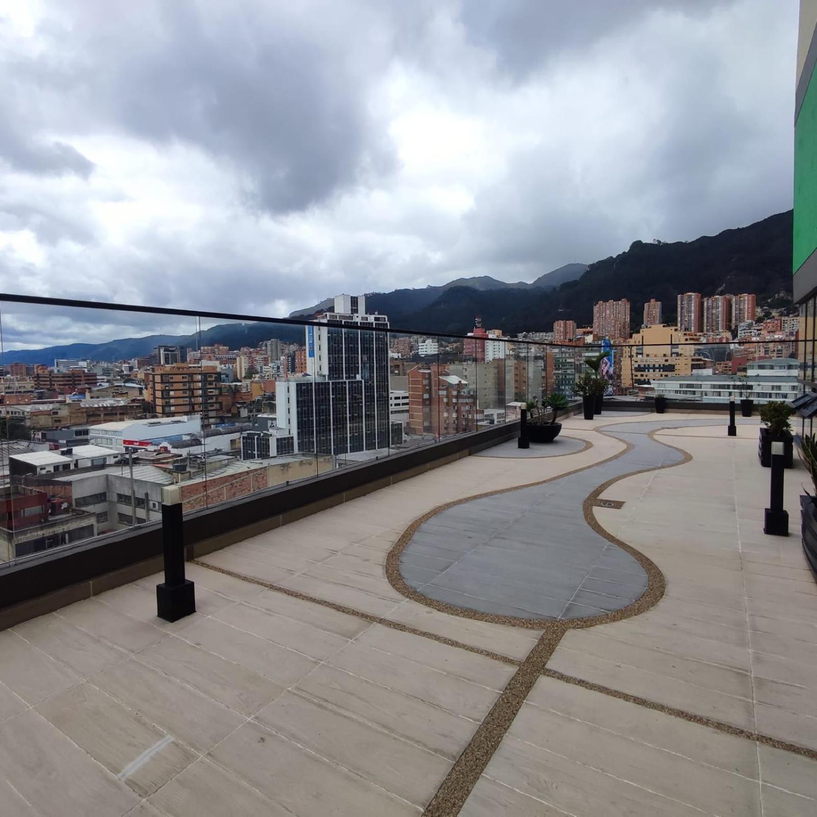 Nuevo y Acogedor en Chapinero Piso 17