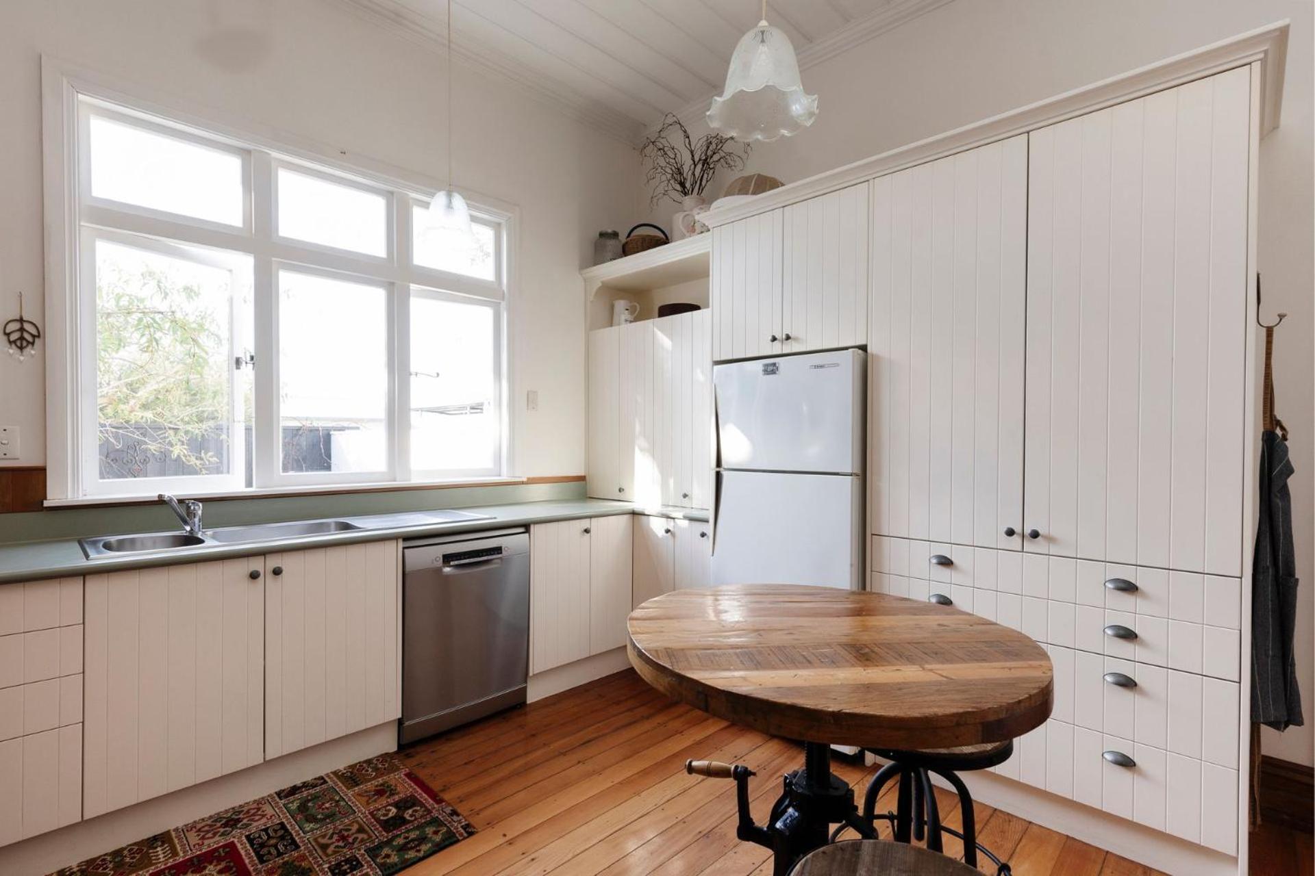 Timeless Treasure - family retreat with garden