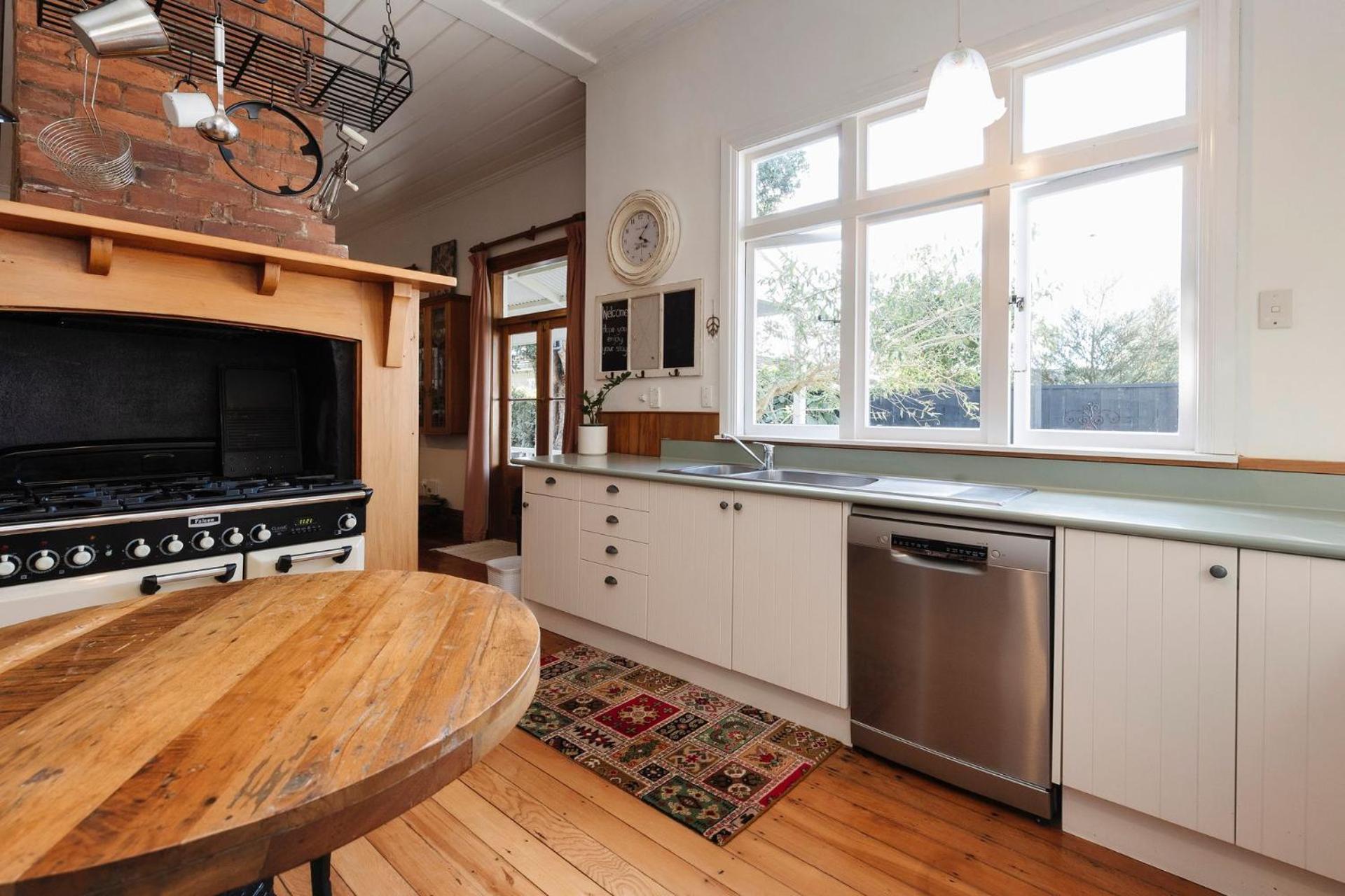 Timeless Treasure - family retreat with garden