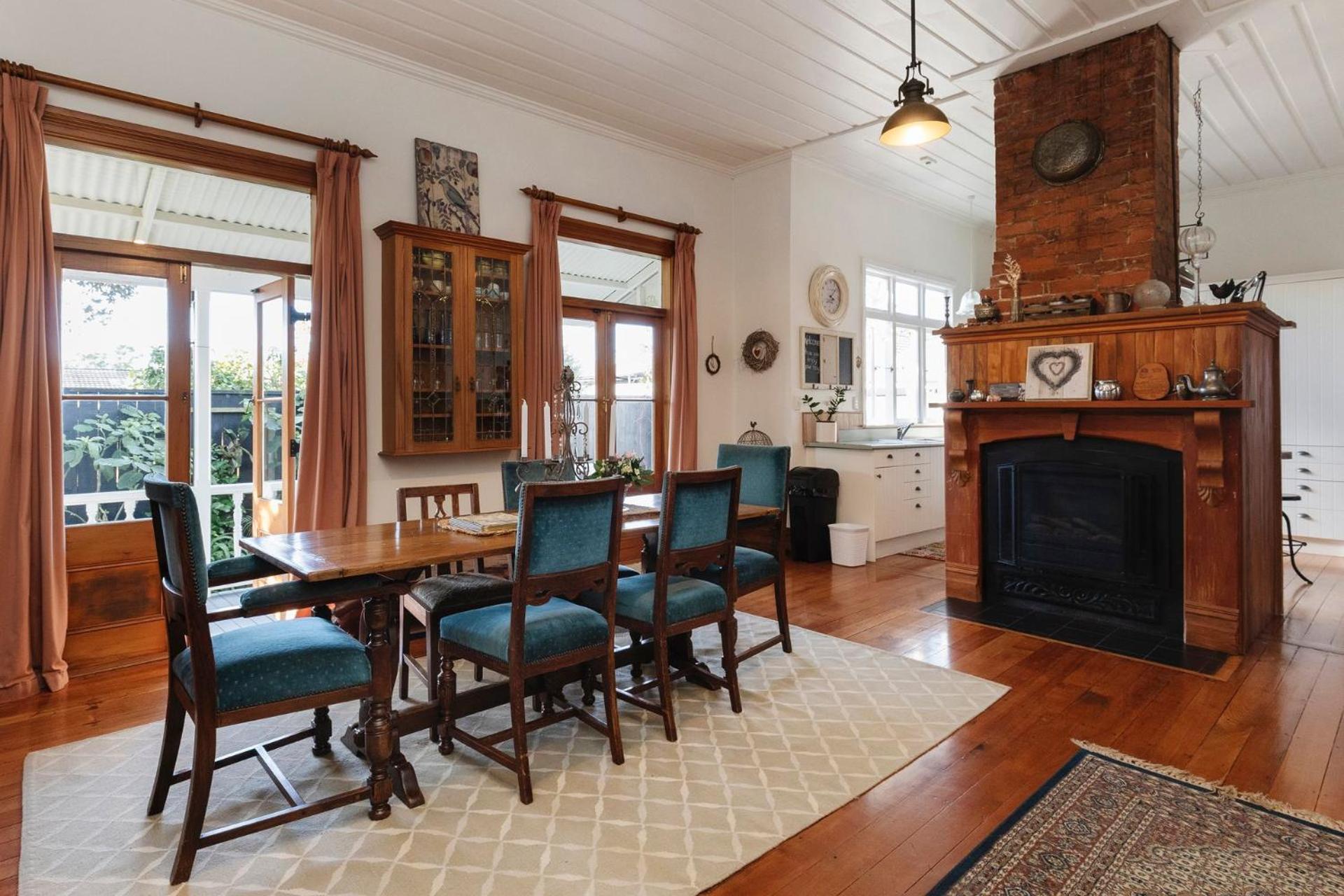 Timeless Treasure - family retreat with garden
