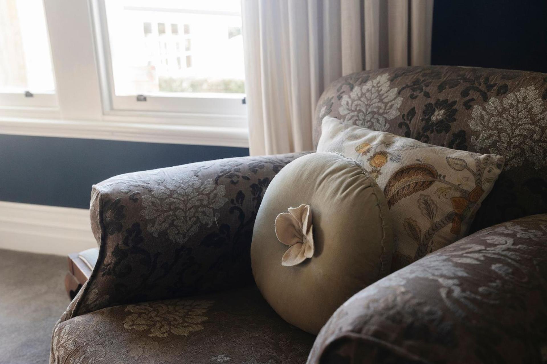 Timeless Treasure - family retreat with garden
