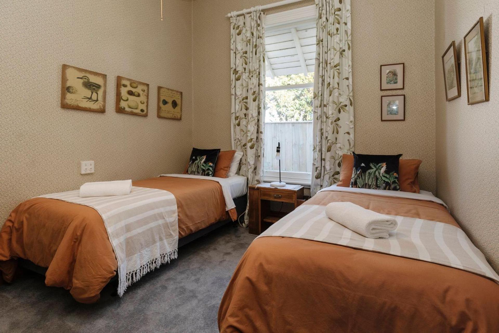 Timeless Treasure - family retreat with garden
