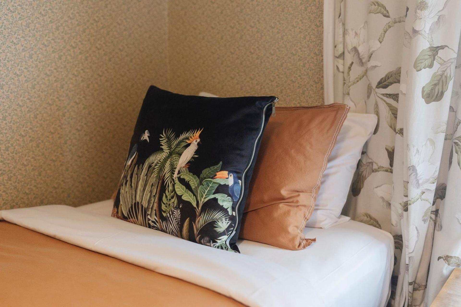 Timeless Treasure - family retreat with garden