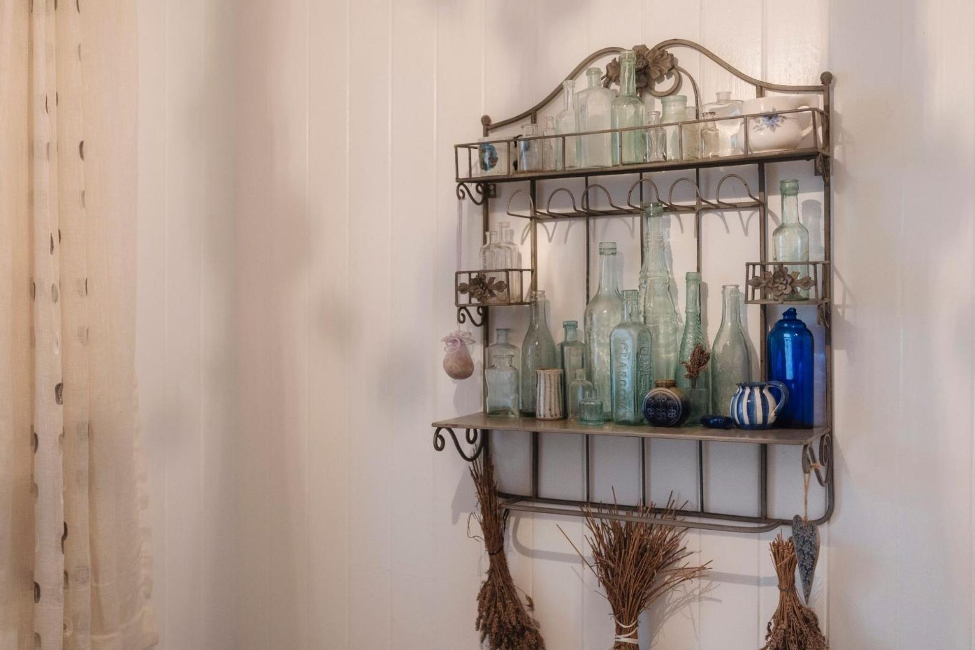 Timeless Treasure - family retreat with garden