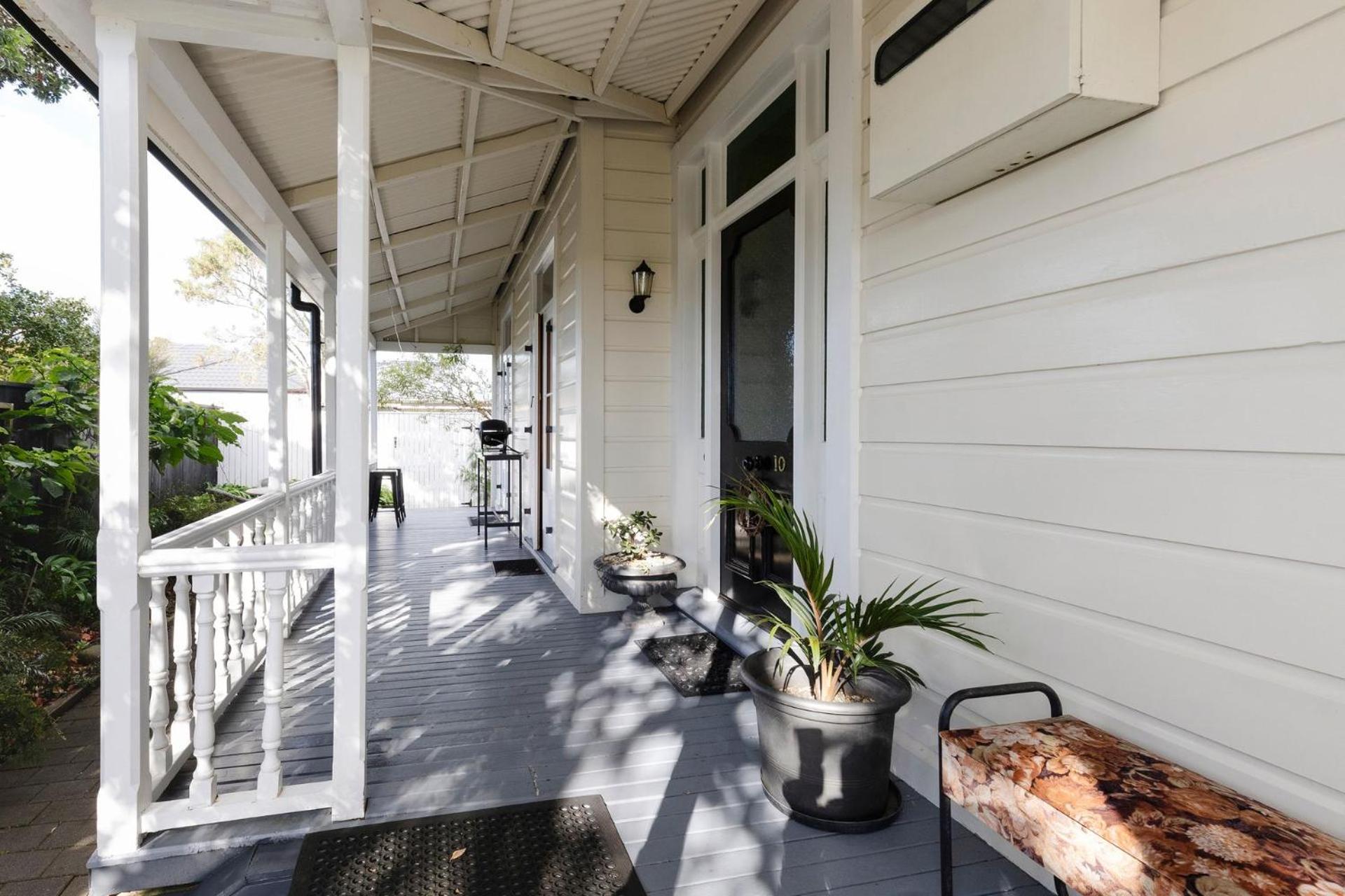 Timeless Treasure - family retreat with garden