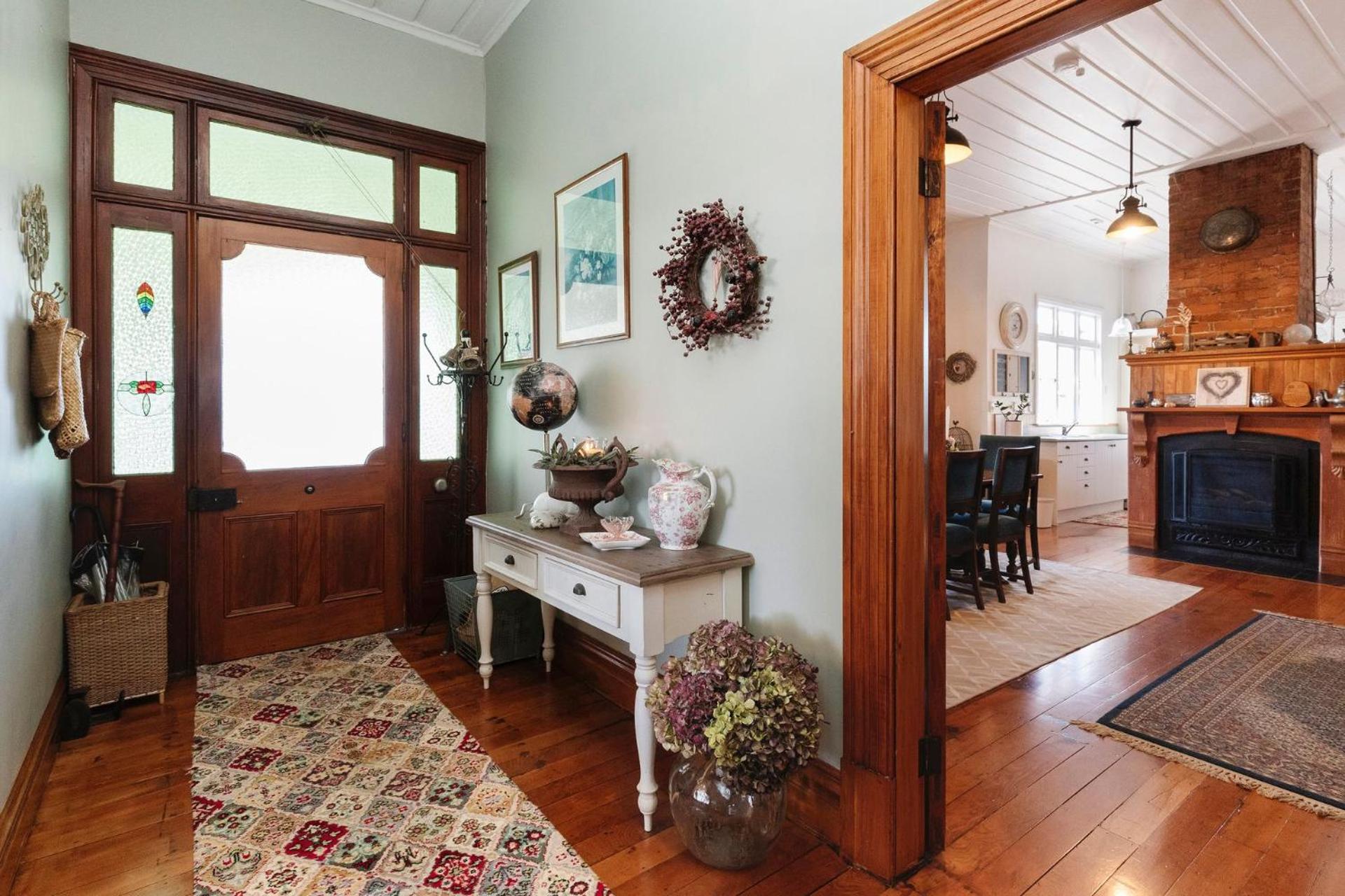 Timeless Treasure - family retreat with garden