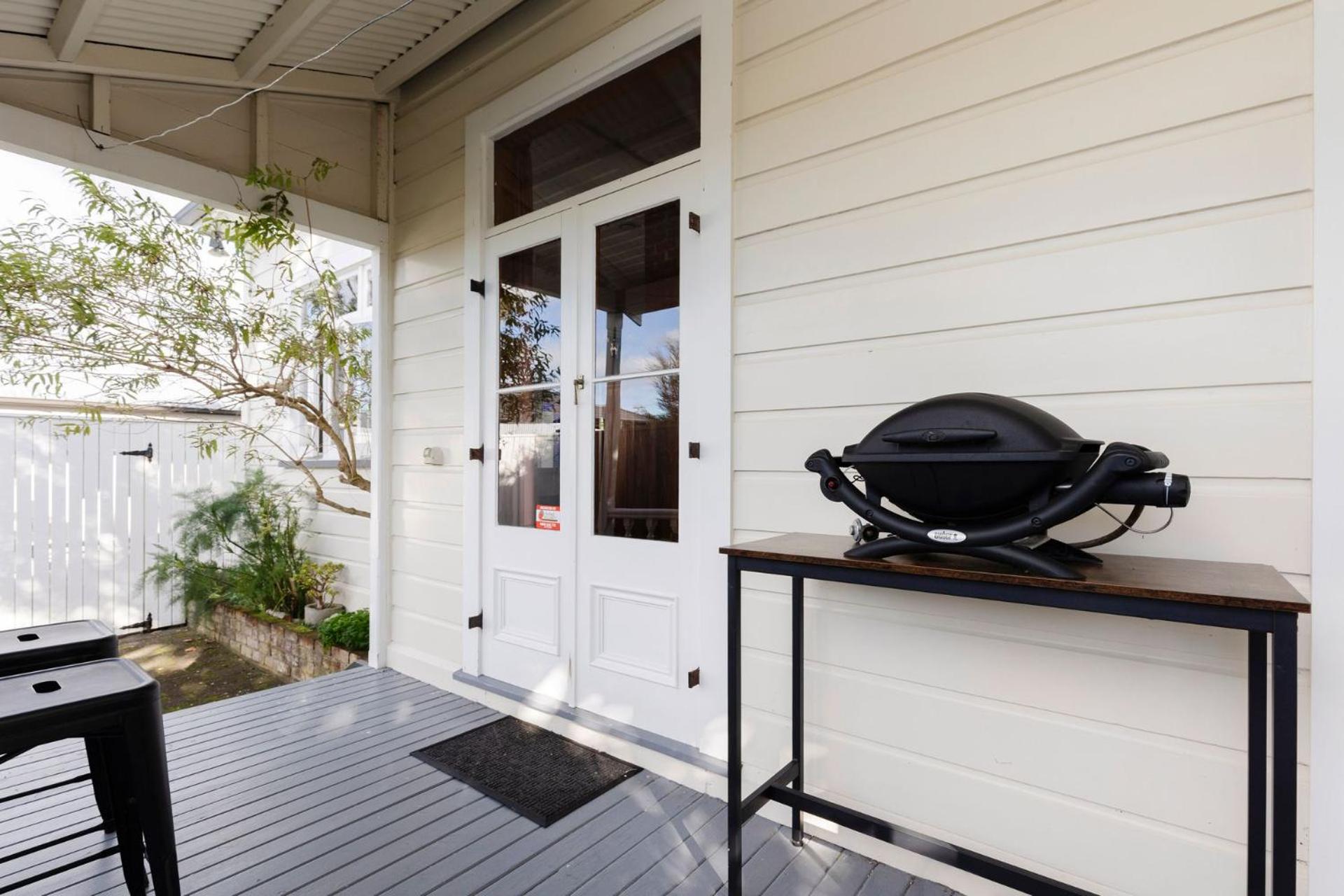 Timeless Treasure - family retreat with garden