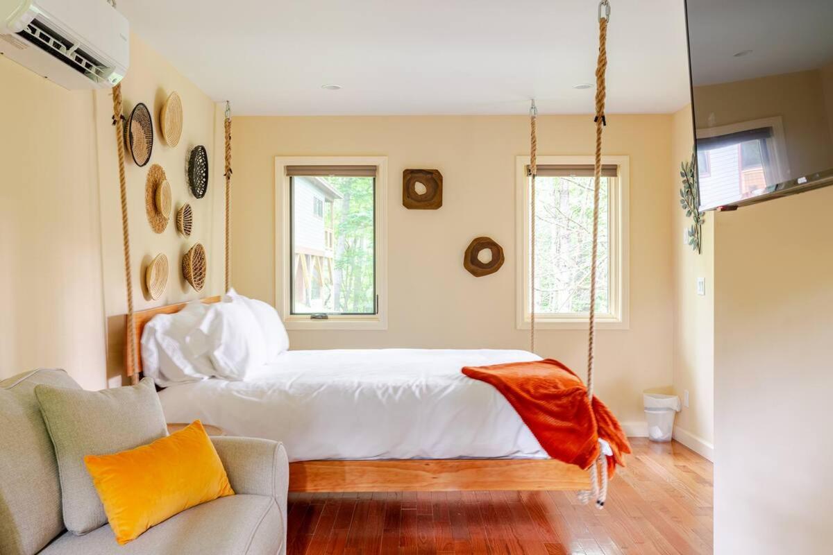 Poplar Treehouse - Rustic Luxury