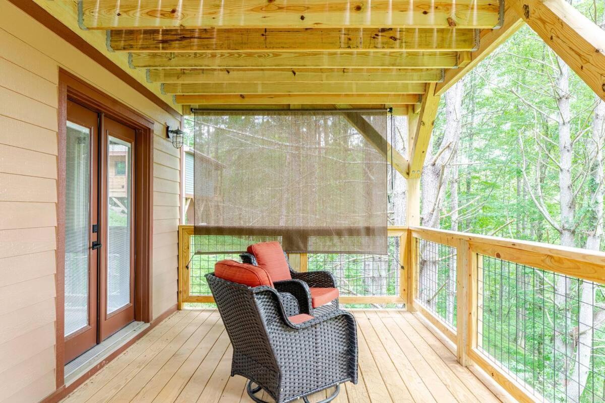 Poplar Treehouse - Rustic Luxury