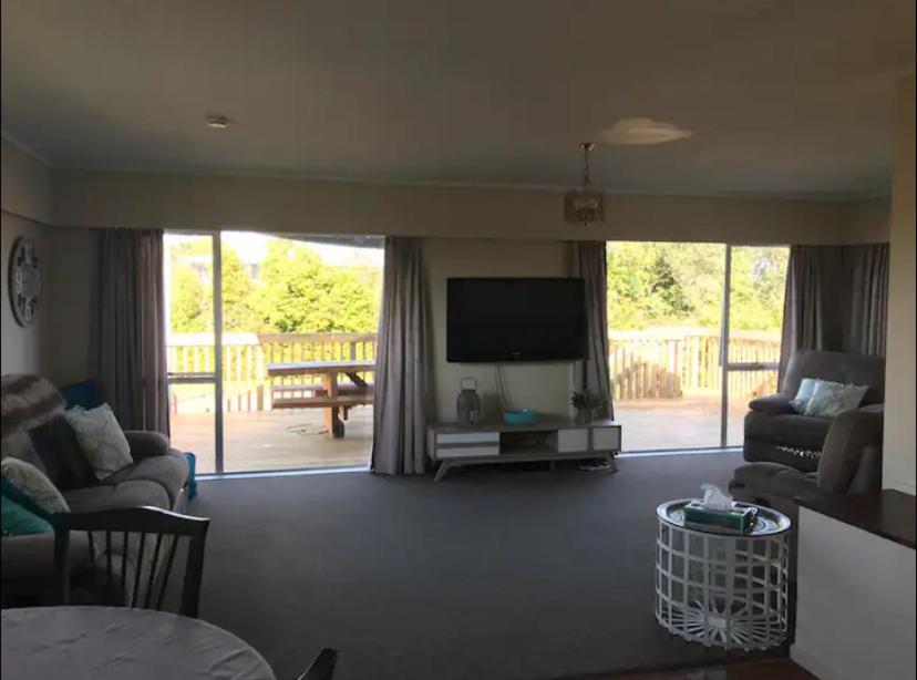 One Tree Point Family Bach view 3
