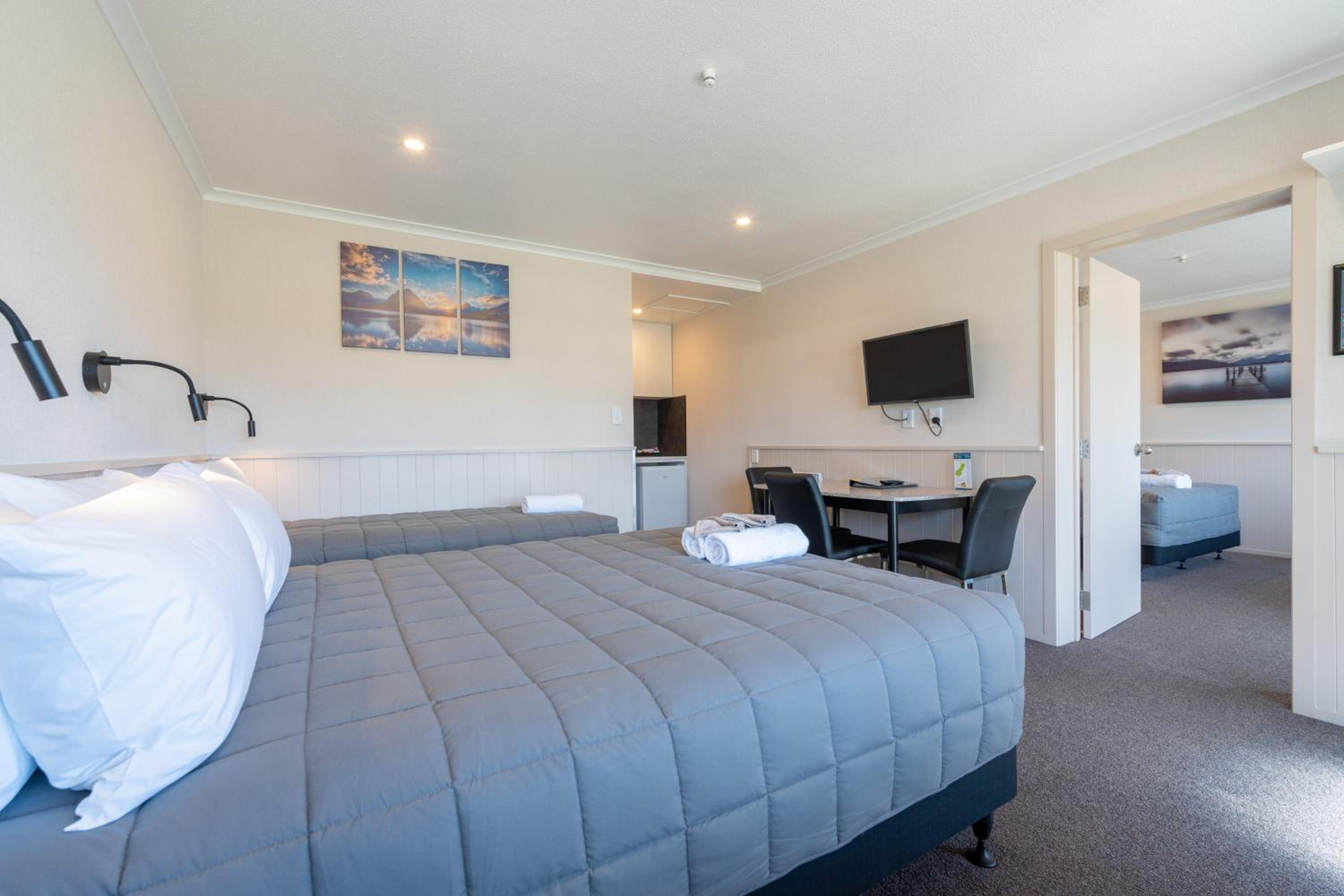 Te Anau Top 10 Holiday Park and Motels
