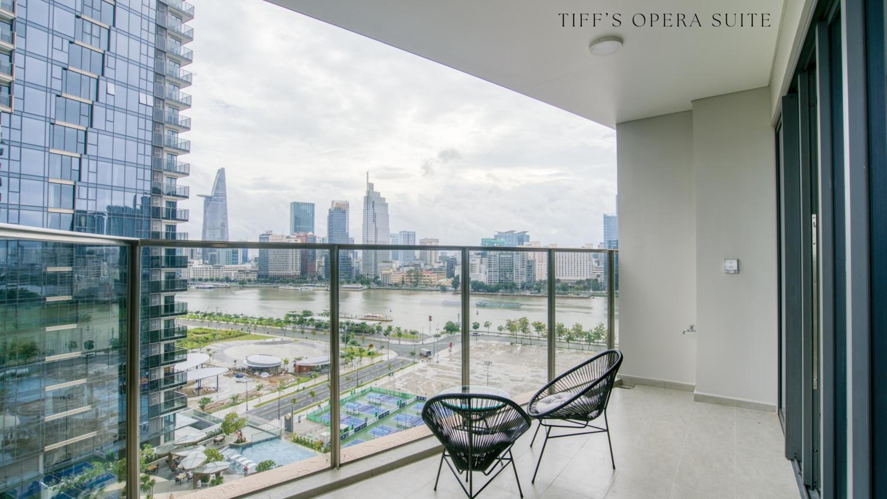 Metropole Thu Thiem - Tiff's Opera Suite