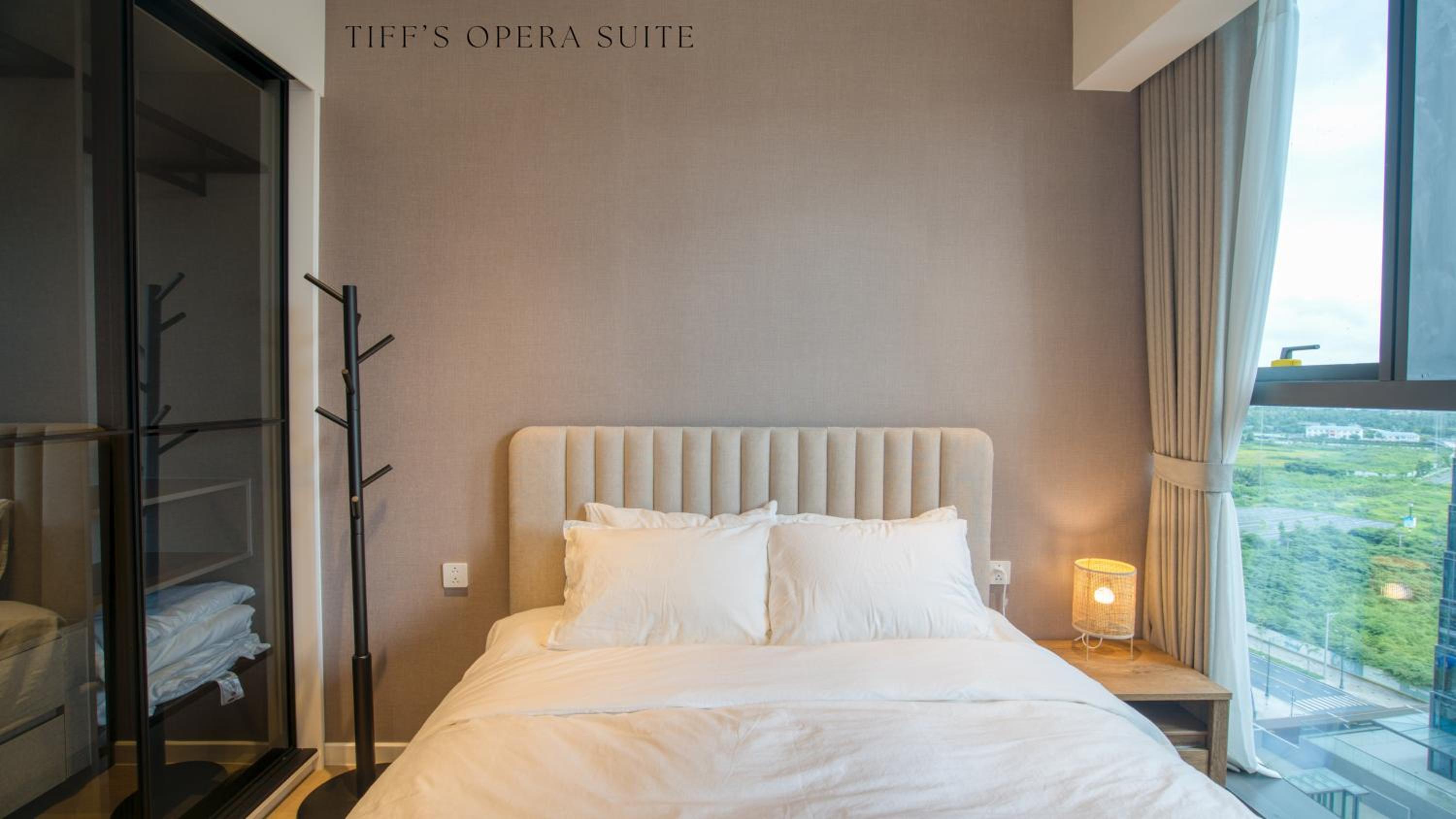 Metropole Thu Thiem - Tiff's Opera Suite