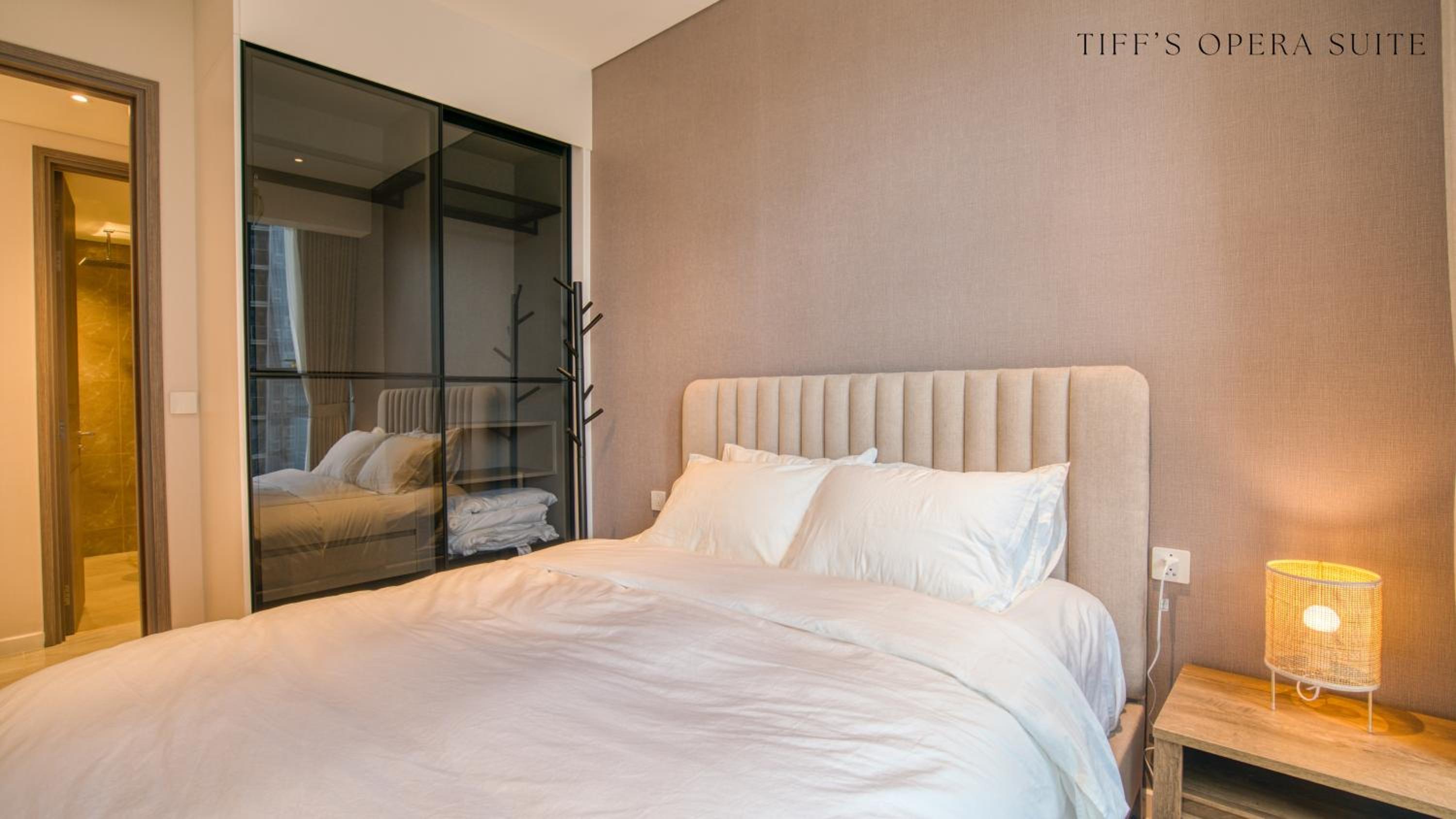 Metropole Thu Thiem - Tiff's Opera Suite