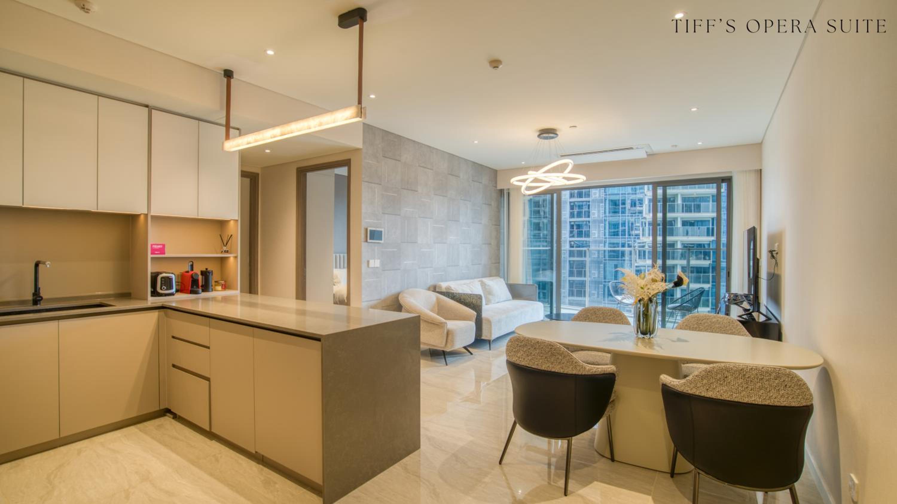 Metropole Thu Thiem - Tiff's Opera Suite
