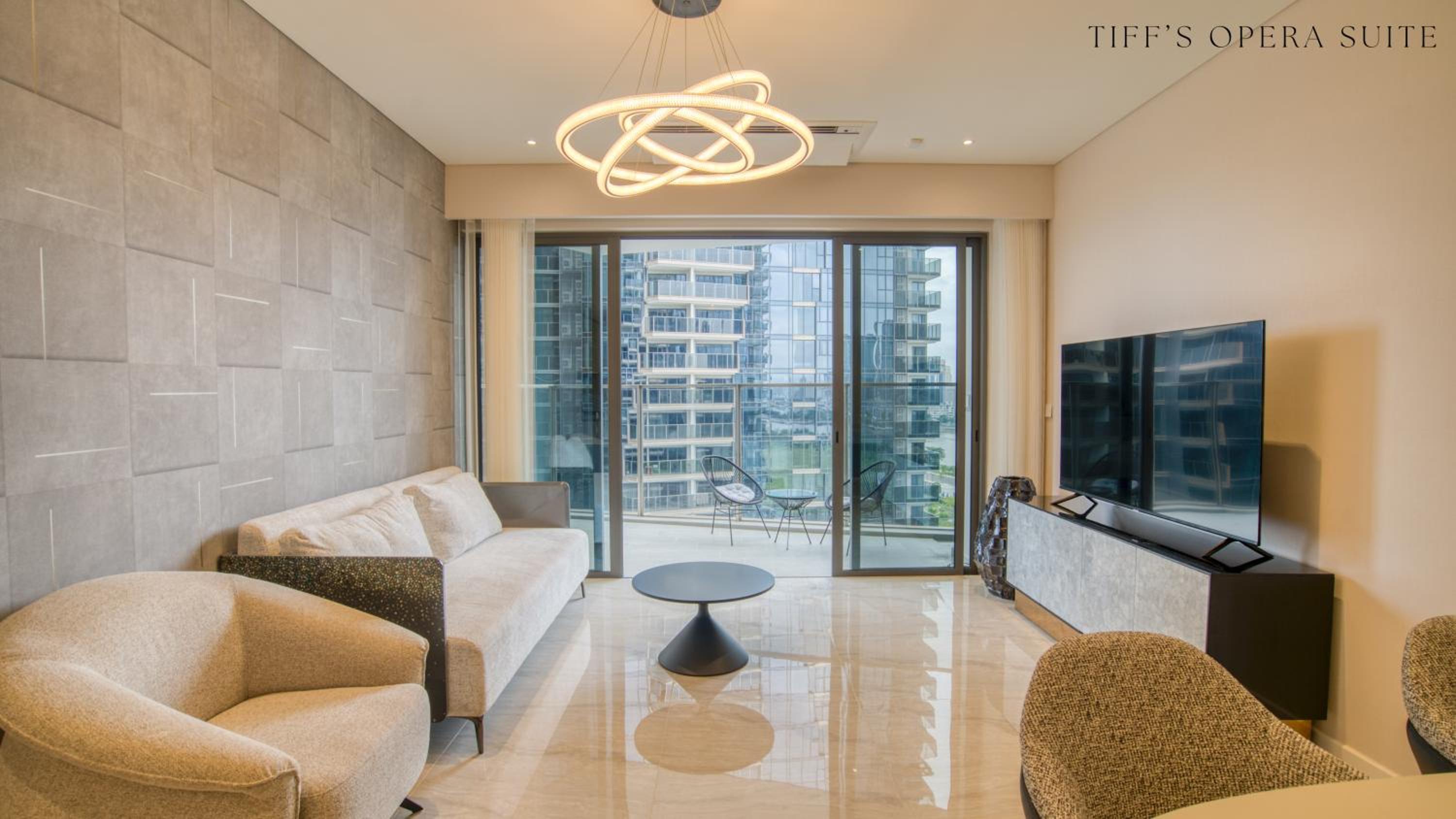 Metropole Thu Thiem - Tiff's Opera Suite