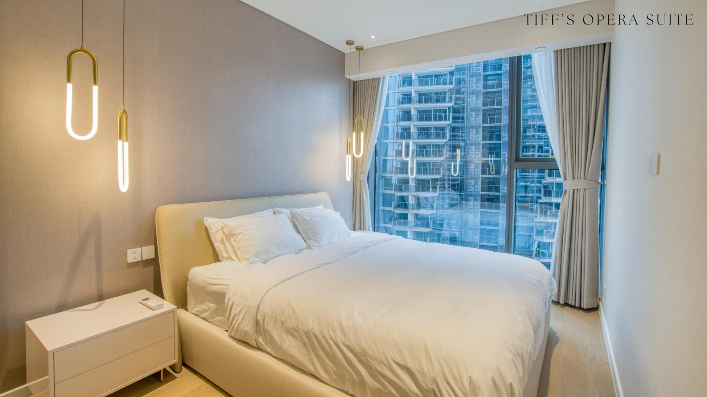 Metropole Thu Thiem - Tiff's Opera Suite